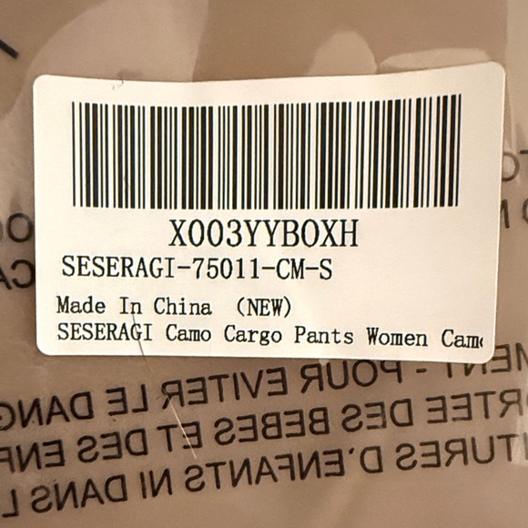 Women's Camouflage Cargo Pants - Picture 2 of 2